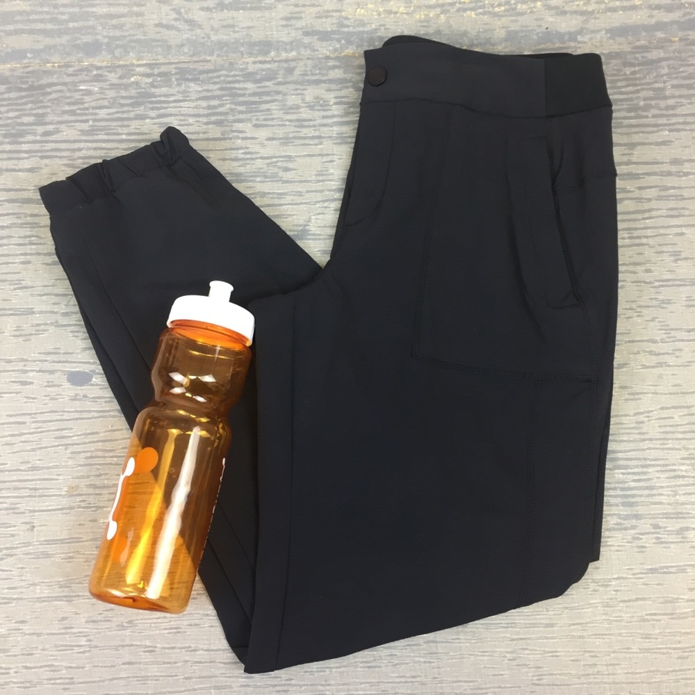 NWOT Athleta Black Nylon Active Capri